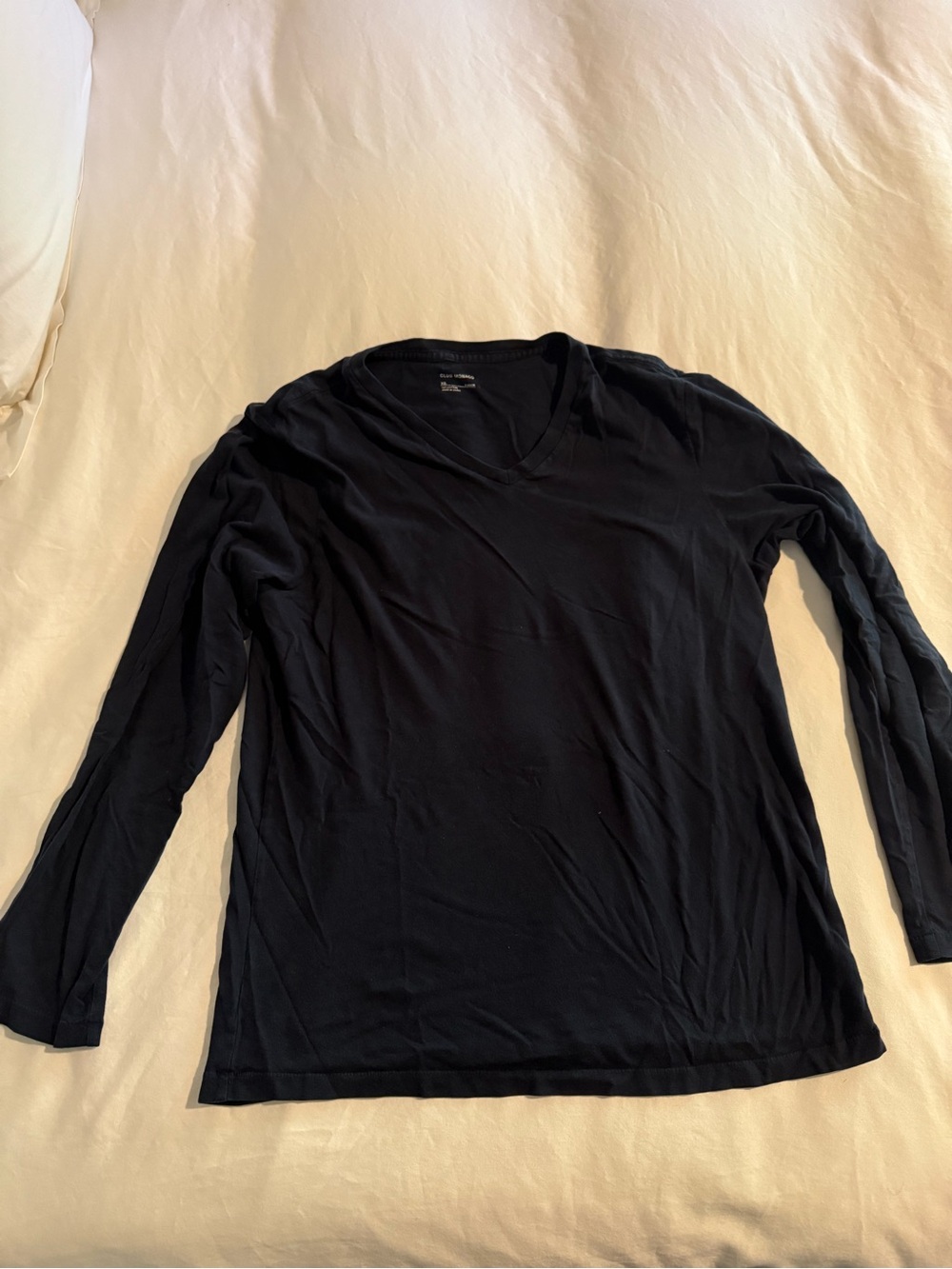 GORGEOUS LIMITED EDITION CLUB MONACO COTTON SIZE XS LONG SLEEVE V-NECK TEE SHIRT